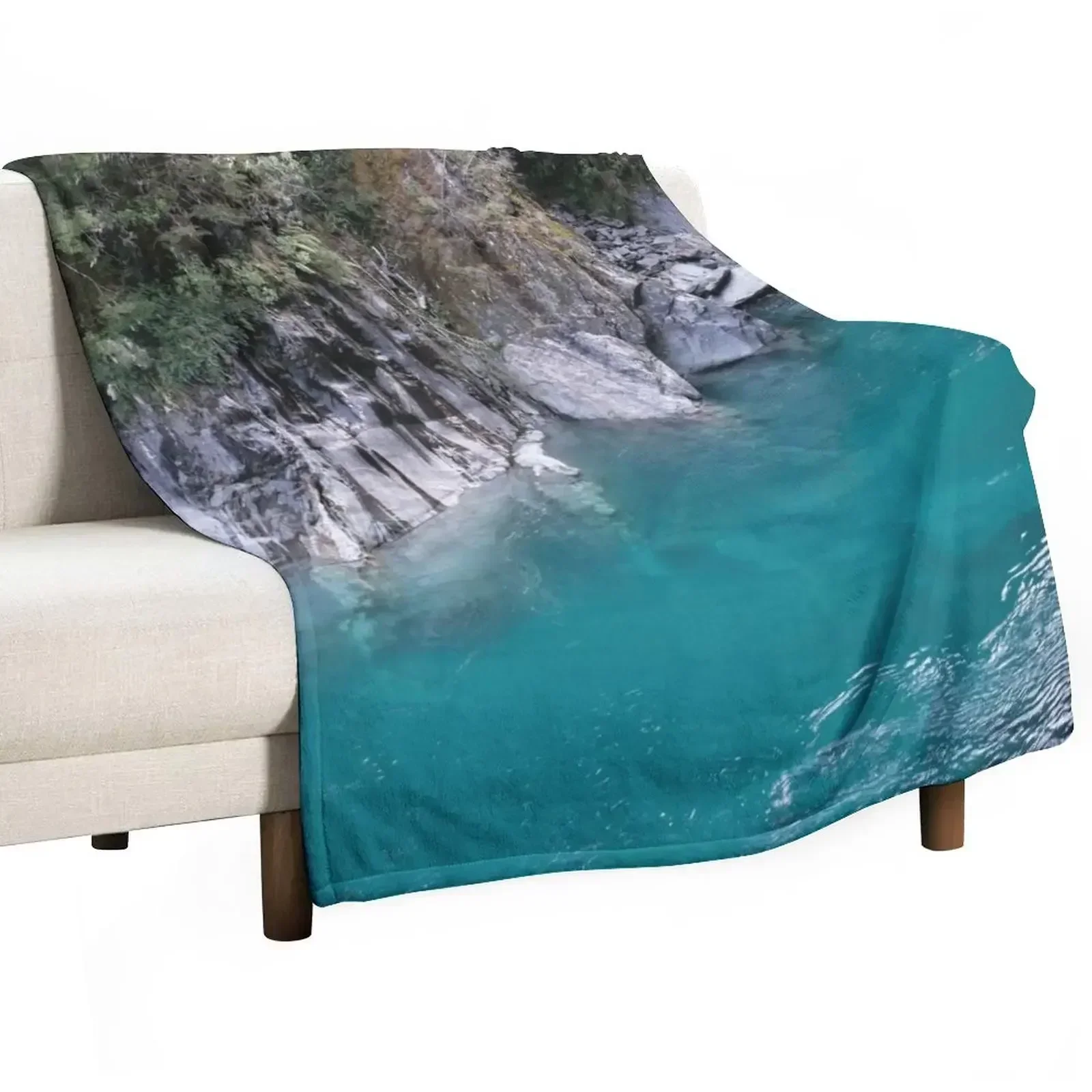 New Zealand blue pools Throw B - Anime Cosplay New Zealand review and price